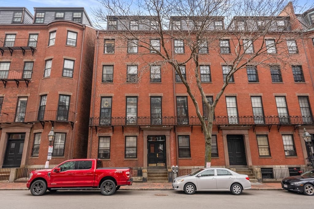 Condominium at 17 Bowdoin Street, Boston MA 02114, photo 24 of 29