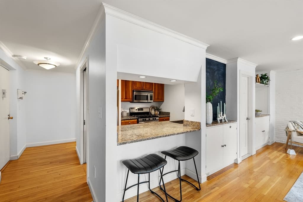 Condominium at 17 Bowdoin Street, Boston MA 02114, photo 10 of 29
