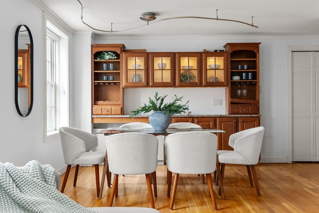 Condominium at 17 Bowdoin Street, Boston MA 02114, photo 8 of 29