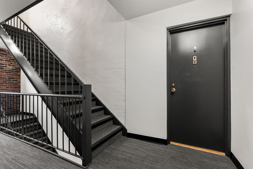 Condominium at 17 Bowdoin Street, Boston MA 02114, photo 25 of 29