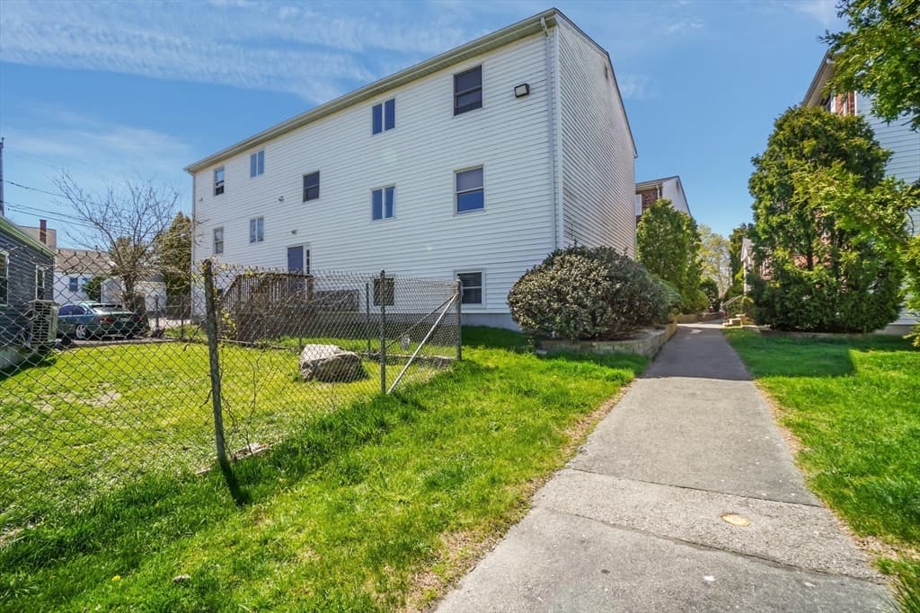 Condominium at 50 Clark St # 11, Fall River MA 02720, photo 6 of 37