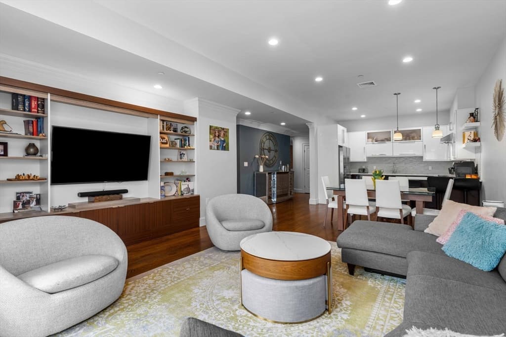 1471 Beacon St, Brookline MA 02446 photo 4