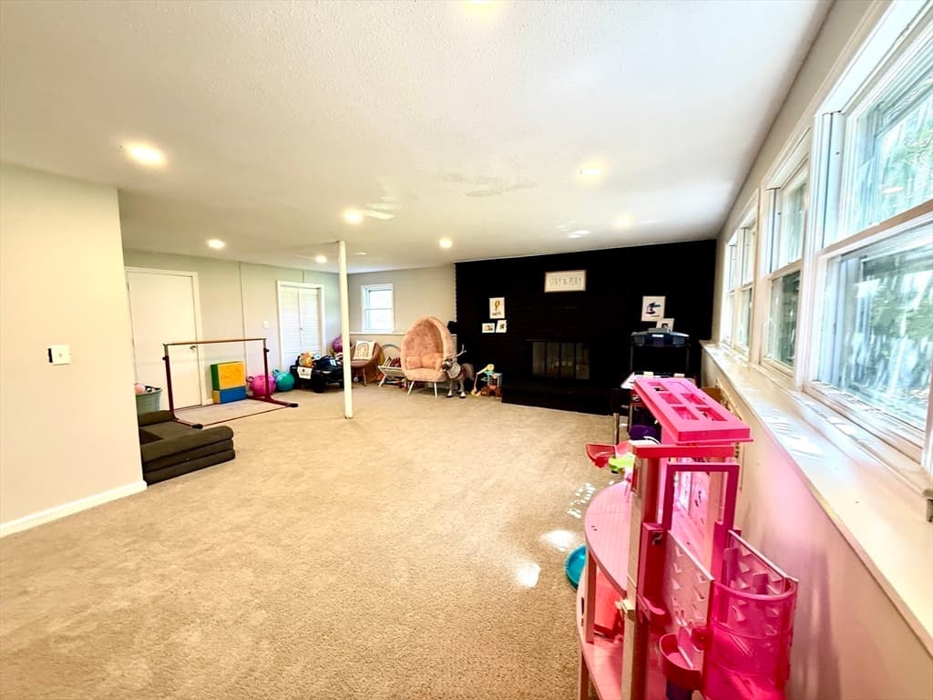 Single Family Residence at 76 Airport Rd, Dudley MA 01571, Dudley, photo 8 of 22