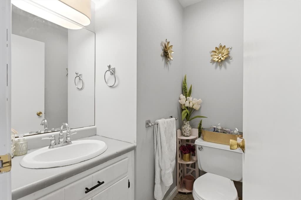 112 Lowell St # 11, Peabody MA 01960 photo 8