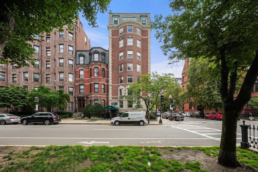192 Commonwealth Ave # 2, Boston MA 02116 photo 23