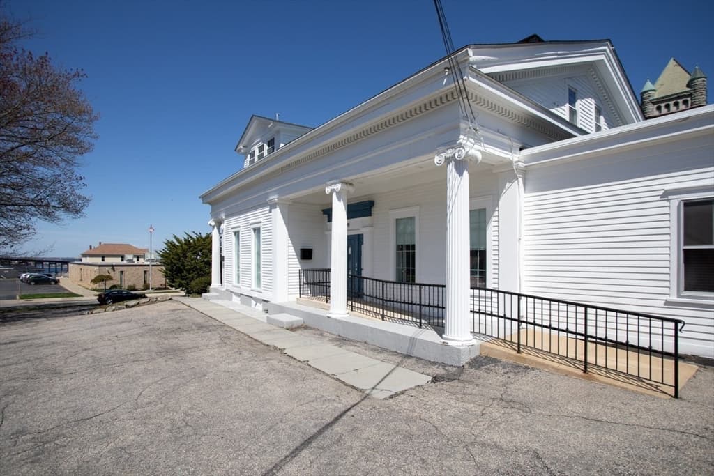 399 N Main St, Fall River MA 02720 photo 8