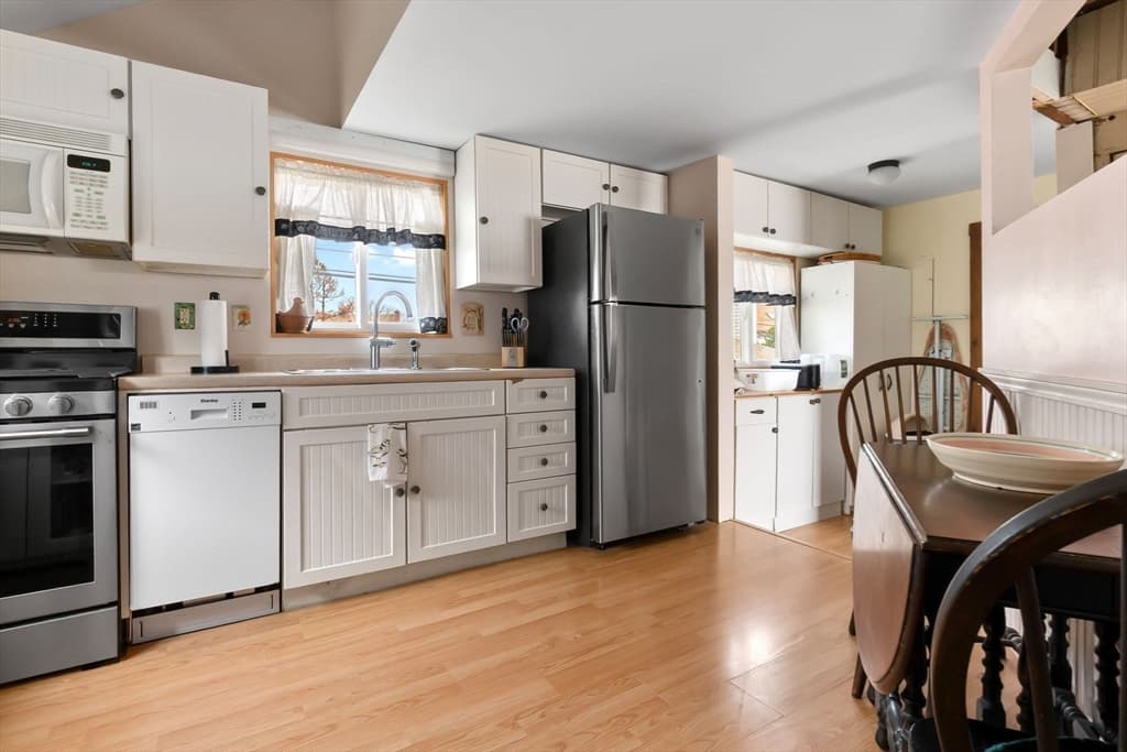 Single Family Residence at 1 Basin Front Dr, Newbury MA 01951, photo 22 of 41