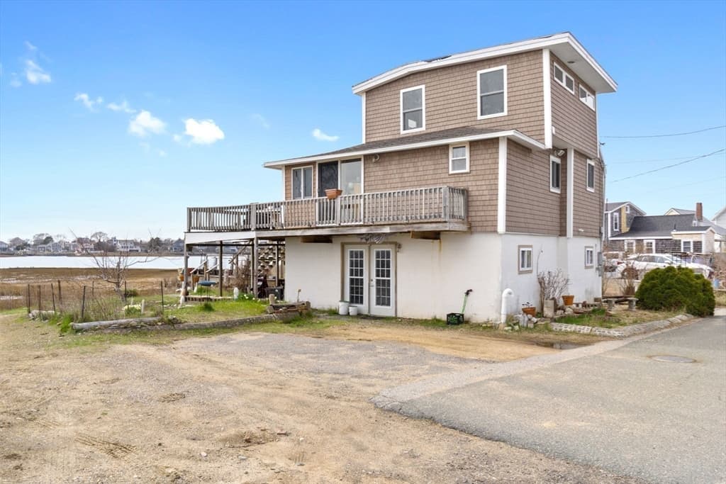 Single Family Residence at 1 Basin Front Dr, Newbury MA 01951, photo 9 of 41