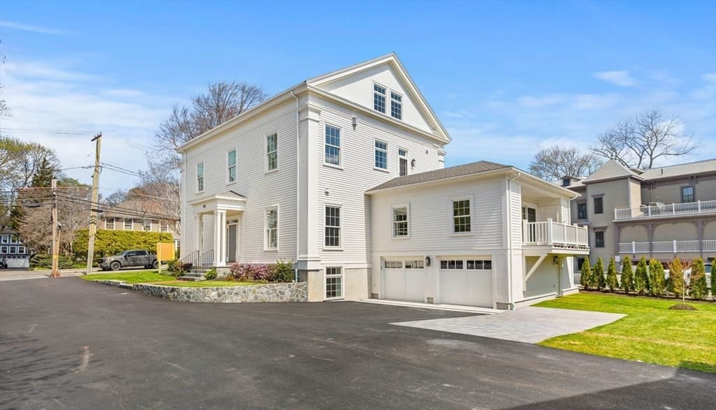 Condominium at 64 Pleasant Street # A, Marblehead MA 01945, Marblehead, photo 2 of 26