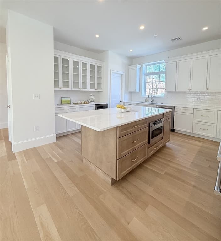Condominium at 64 Pleasant Street # A, Marblehead MA 01945, Marblehead, photo 3 of 26