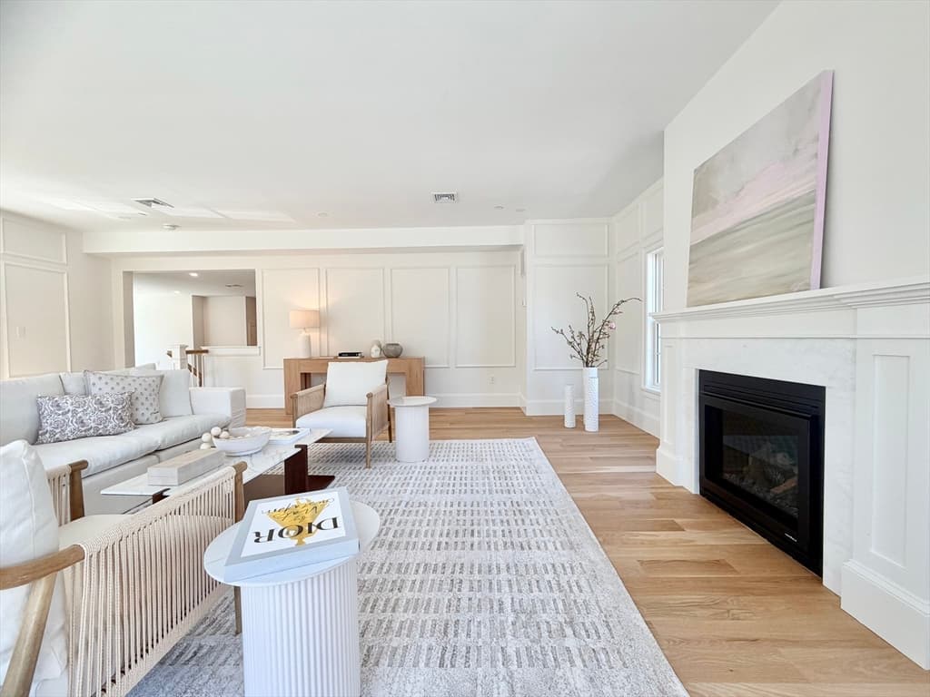 Condominium at 64 Pleasant Street # A, Marblehead MA 01945, Marblehead, photo 9 of 26
