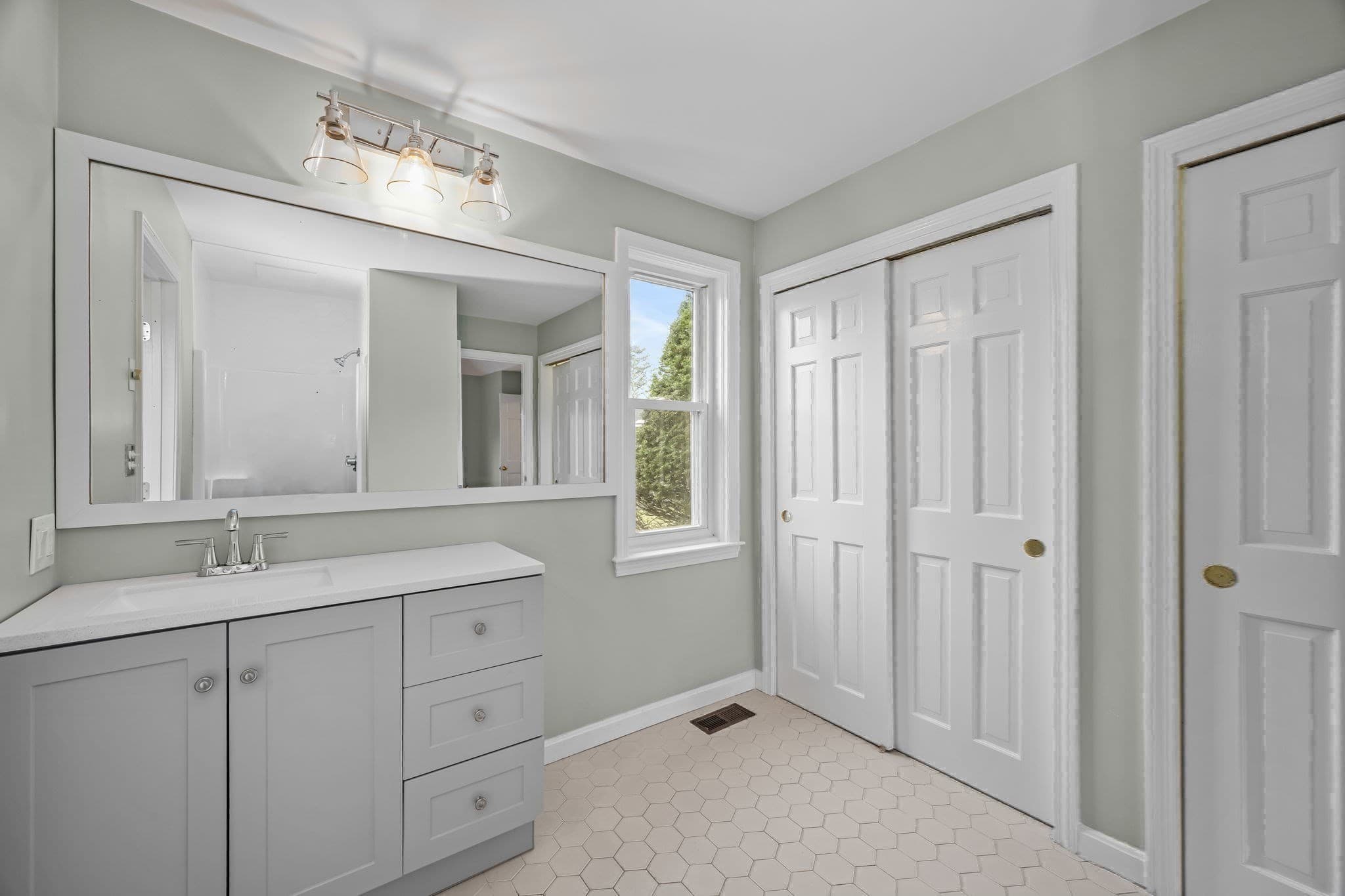 Single Family Residence at 20 Blacksmith Way, Saugus MA 01906, Saugus, photo 22 of 40