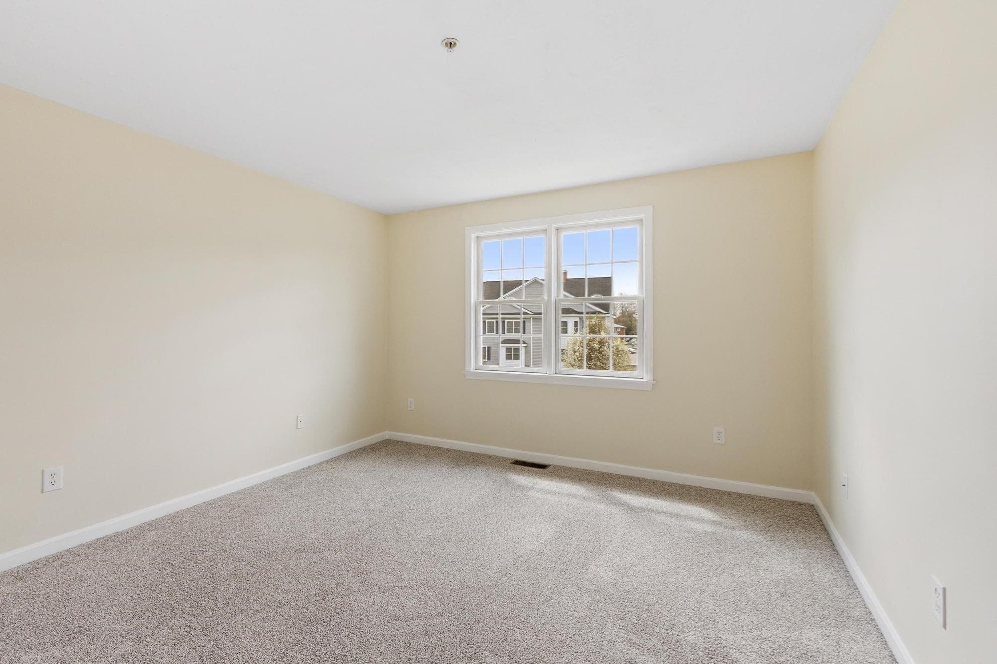 Condominium at 1975 Middlesex St # 33, Lowell MA 01851, photo 17 of 24