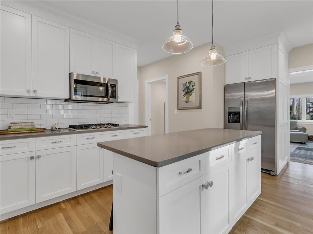 Single Family Residence at 2031 Commonwealth Ave, Newton MA 02466, photo 9 of 19