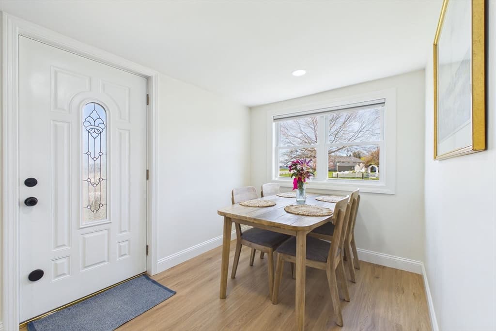 Single Family Residence at 1501 E Rodney French Blvd, New Bedford MA 02744, New Bedford, photo 18 of 32