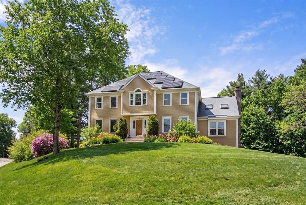Single Family Residence at 16 Heather Lane, Southborough MA 01772, Southborough, photo 2 of 40