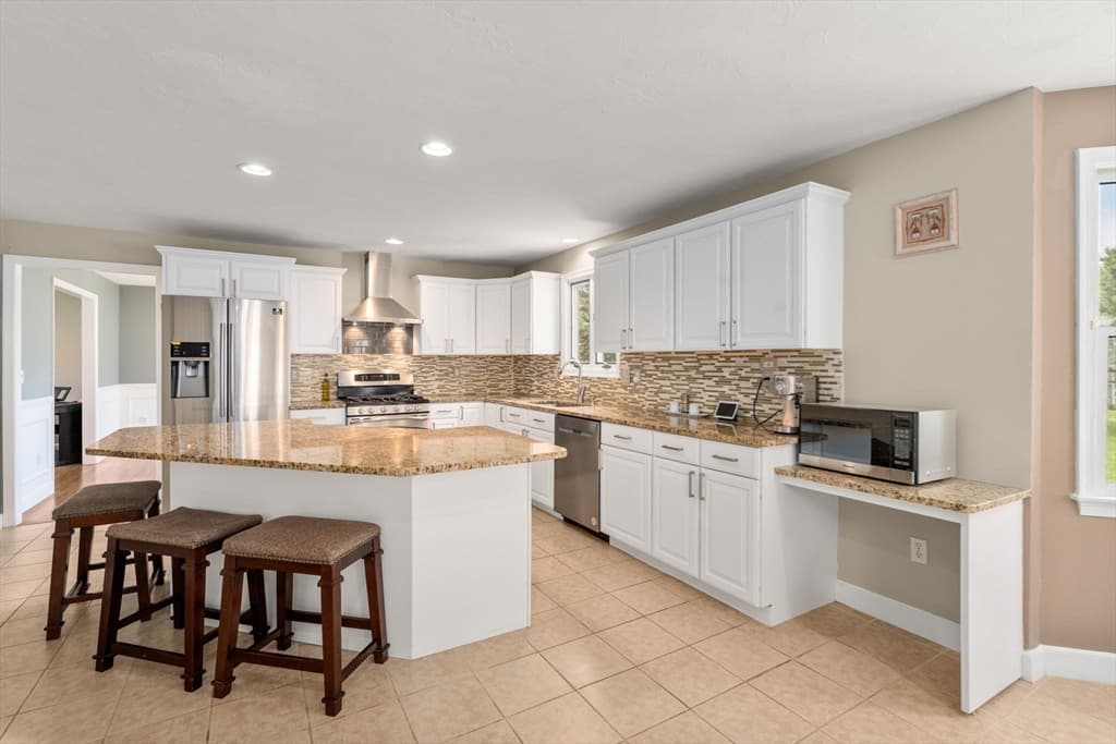 Single Family Residence at 16 Heather Lane, Southborough MA 01772, Southborough, photo 17 of 40