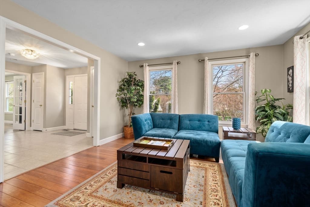 Single Family Residence at 16 Heather Lane, Southborough MA 01772, Southborough, photo 9 of 40