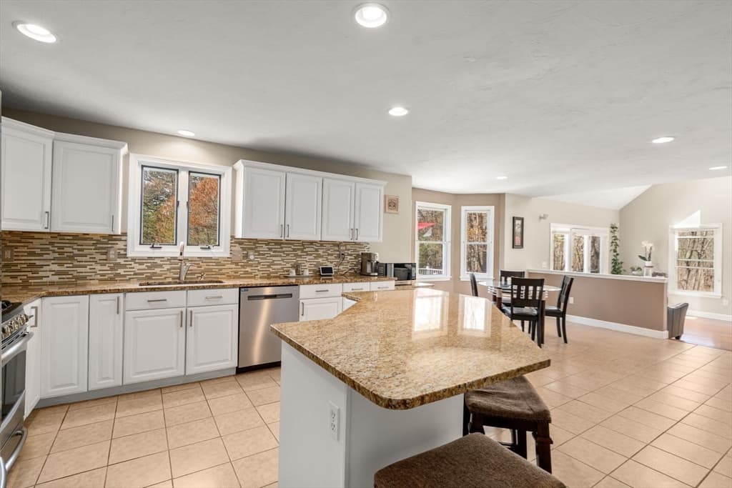 Single Family Residence at 16 Heather Lane, Southborough MA 01772, Southborough, photo 15 of 40