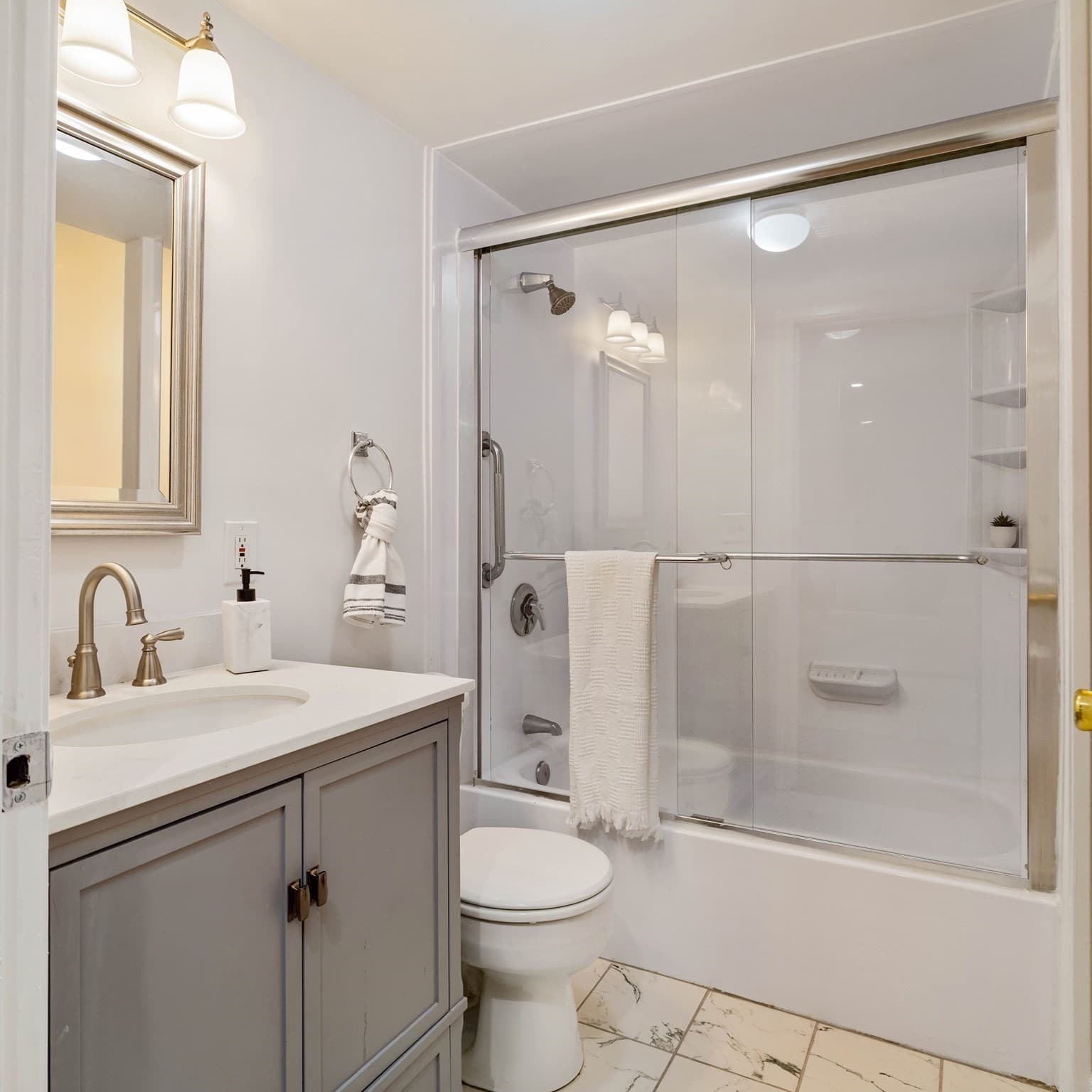 Condominium at 486 Beacon St # 1, Boston MA 02115, photo 21 of 33