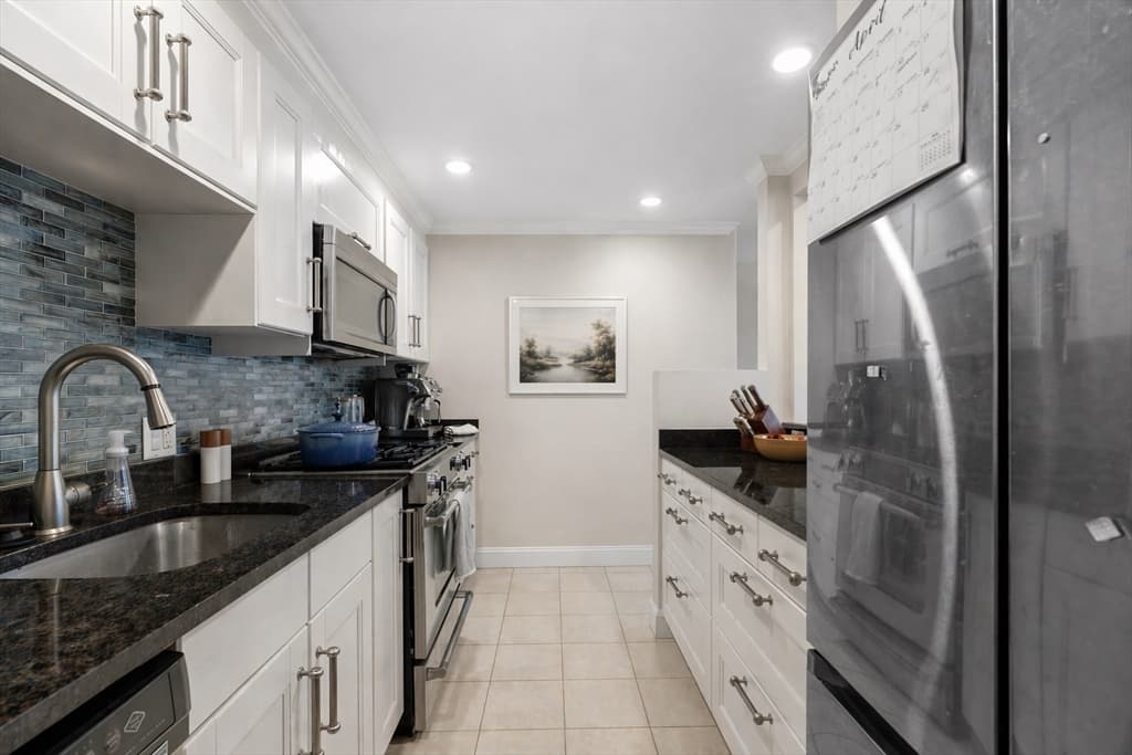 Condominium at 13 Bowdoin St, Boston MA 02114, photo 4 of 11