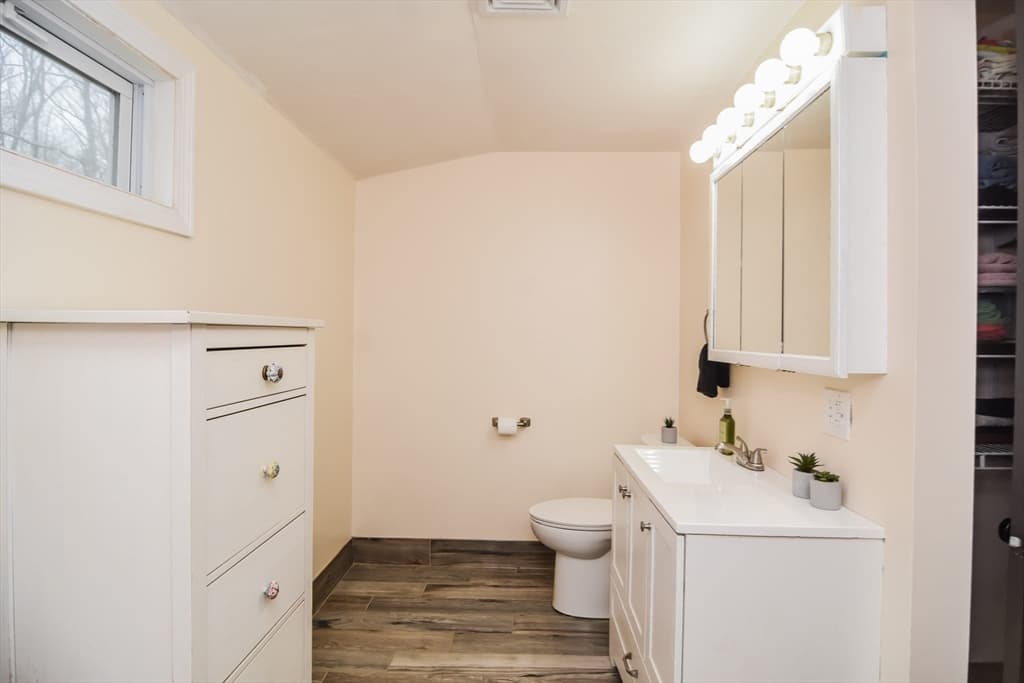 Single Family Residence at 51 Richardson Ave, Dracut MA 01826, photo 13 of 24