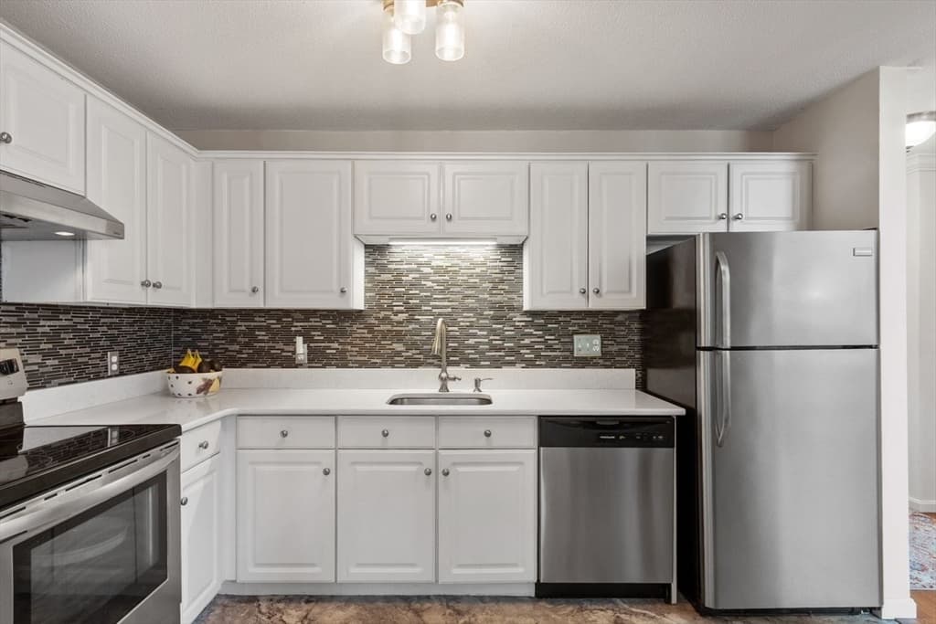 Condominium at 25 Sturbridge Hill Rd # 25, Sturbridge MA 01566, Sturbridge, photo 10 of 34