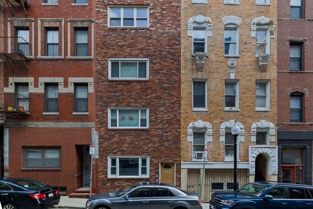 Condominium at 159 Salem # 4, Boston MA 02113, photo 26 of 26