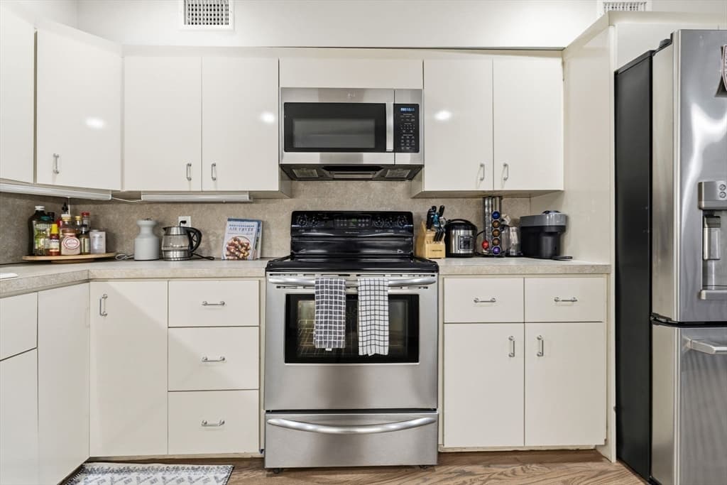 Condominium at 159 Salem # 4, Boston MA 02113, photo 7 of 26