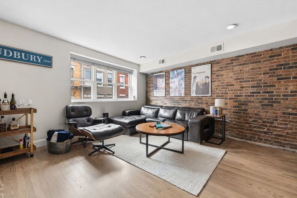 Condominium at 159 Salem # 4, Boston MA 02113, photo 5 of 26