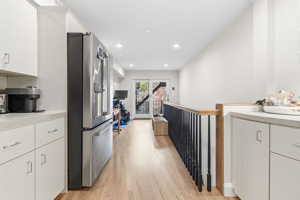 Condominium at 159 Salem # 4, Boston MA 02113, photo 9 of 26