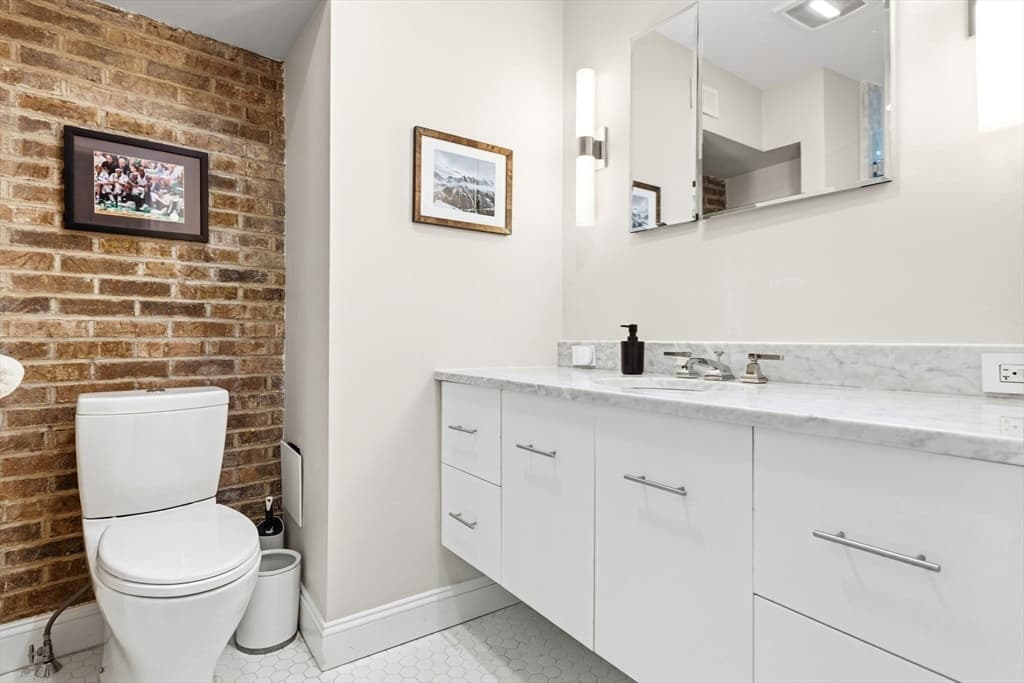 Condominium at 159 Salem # 4, Boston MA 02113, photo 10 of 26