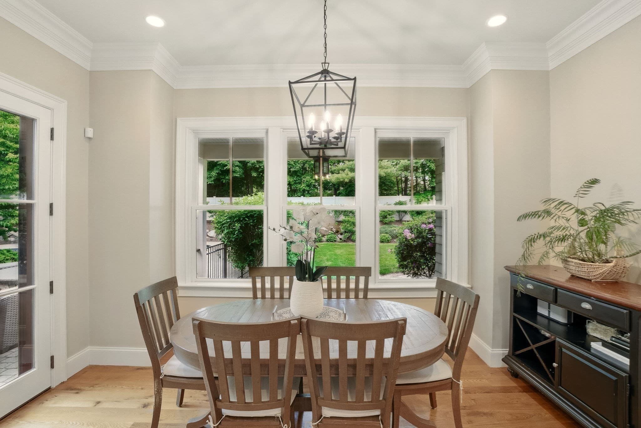 Single Family Residence at 4 Abbott Ln, Bedford MA 01730, photo 13 of 42