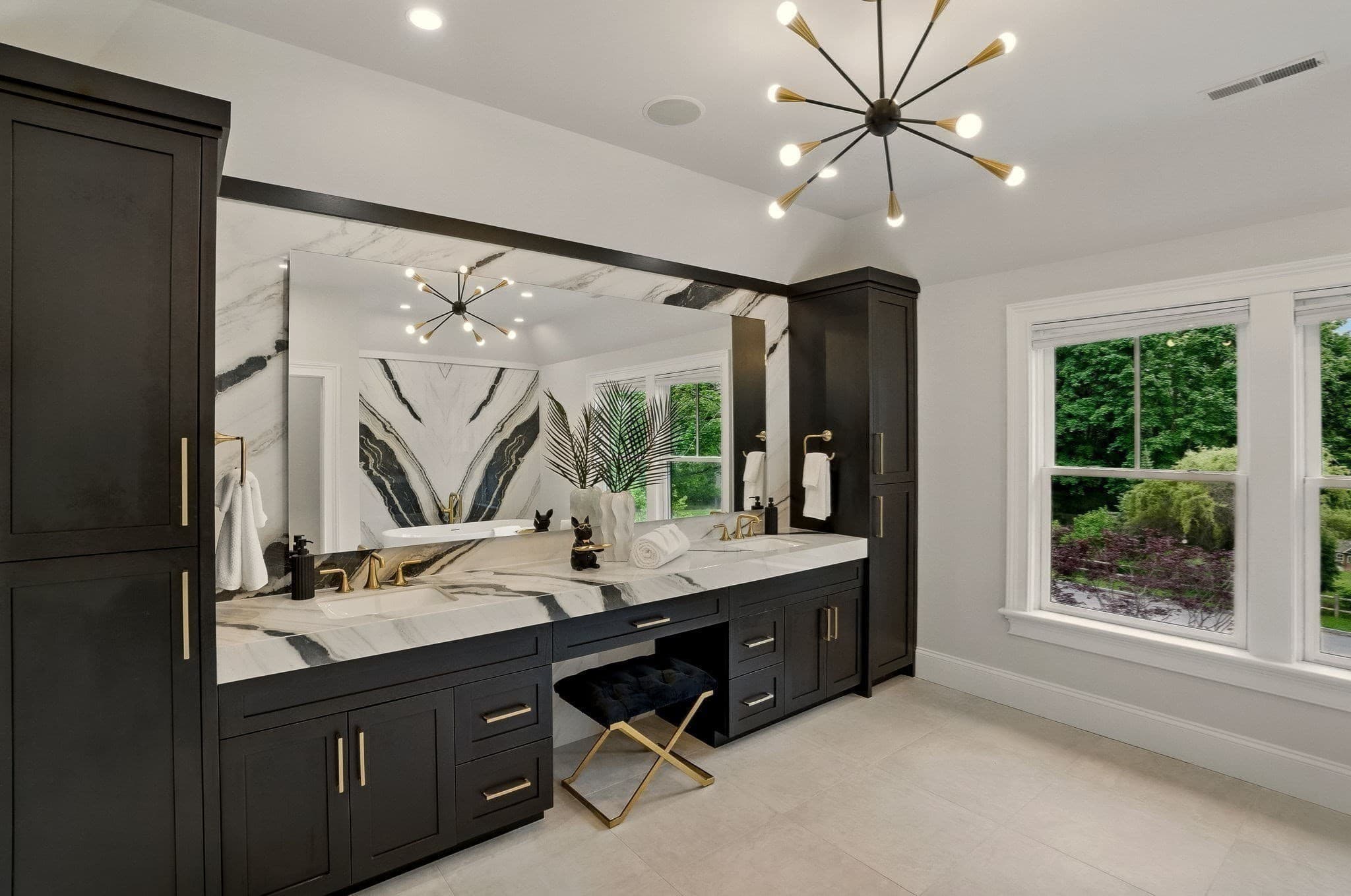 Single Family Residence at 4 Abbott Ln, Bedford MA 01730, photo 20 of 42