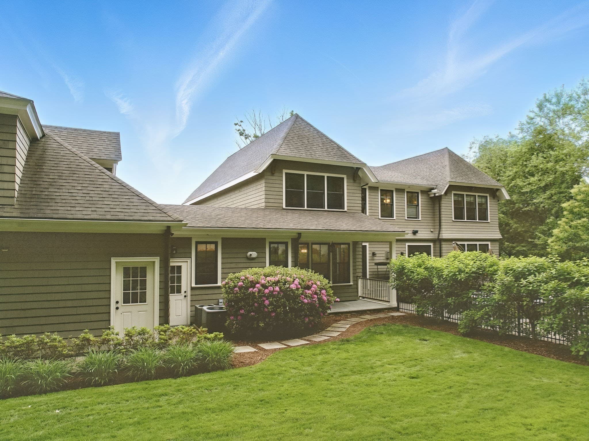 Single Family Residence at 4 Abbott Ln, Bedford MA 01730, photo 39 of 42