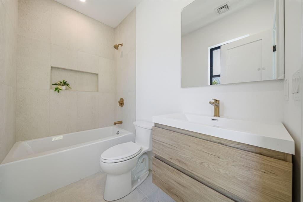 Single Family Residence at 28 Chandler Pl, Newton MA 02464, photo 19 of 31