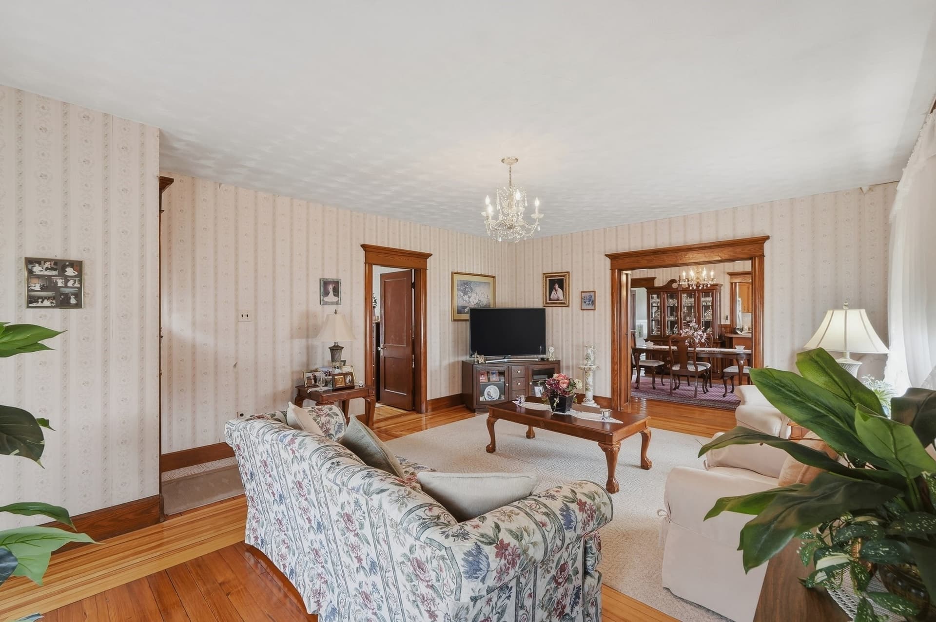 Multi Family at 62 Topham Street, New Bedford MA 02746, photo 5 of 37