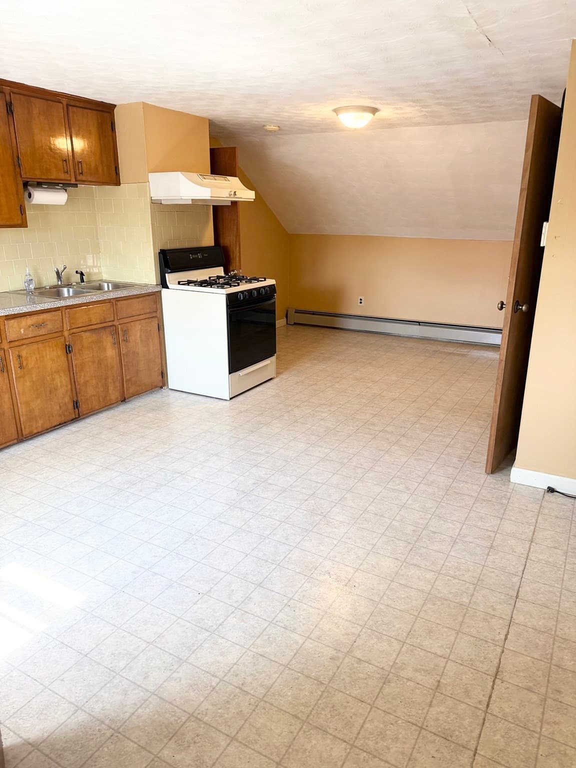 Multi Family at 62 Topham Street, New Bedford MA 02746, photo 30 of 37