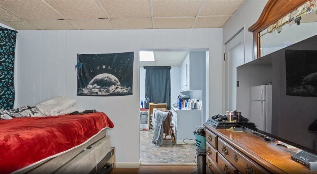 5+ Family - 5+ Units Up/Down at 391 Waterman Ave, East Providence RI 02914, East Providence, photo 18 of 26