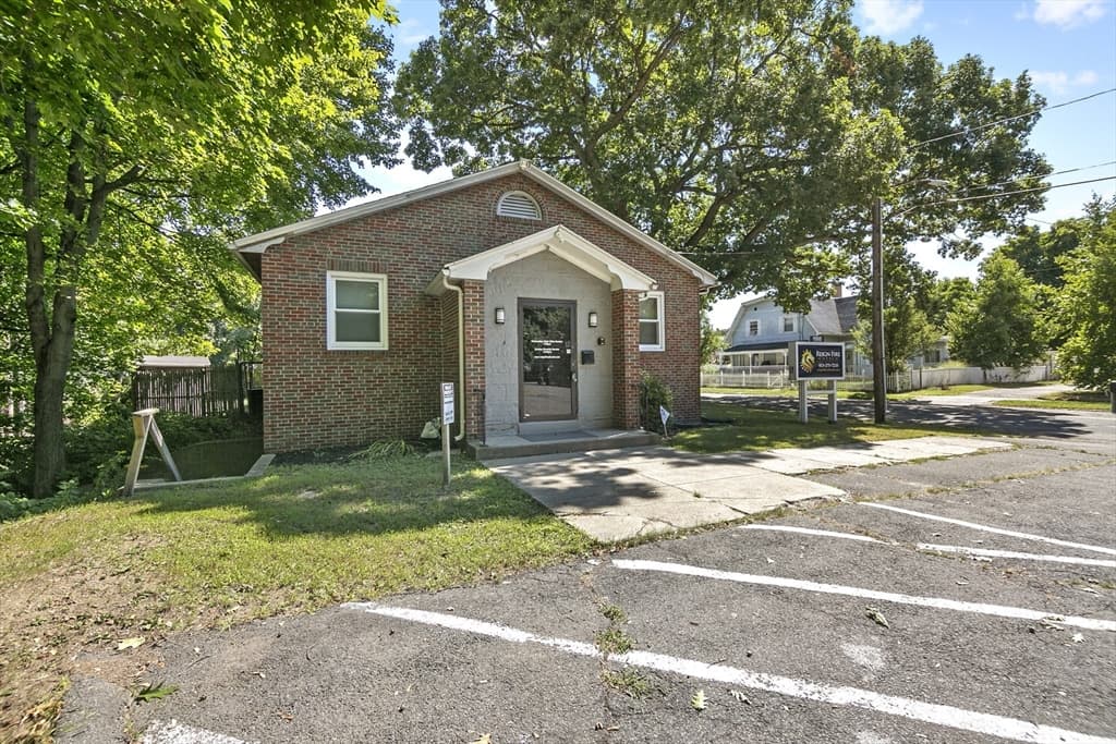 1060 Worcester St, Springfield MA 01151 photo 16