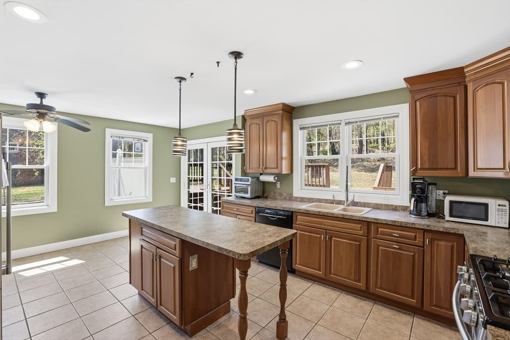 Single Family Residence at 145 Boylston Cir, Shrewsbury MA 01545, photo 15 of 40
