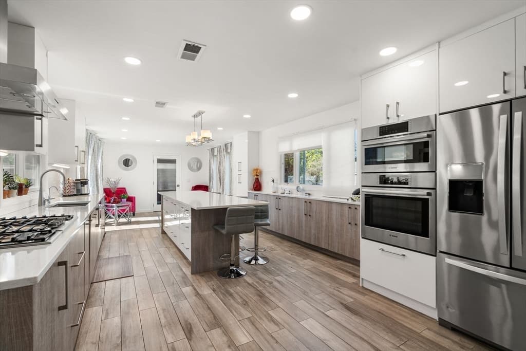 581 California St, Newton MA 02460