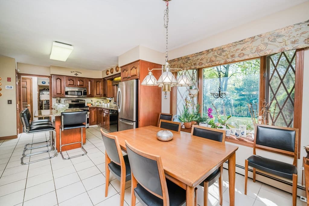 Single Family Residence at 191 Fairway Drive, Seekonk MA 02771, photo 5 of 41