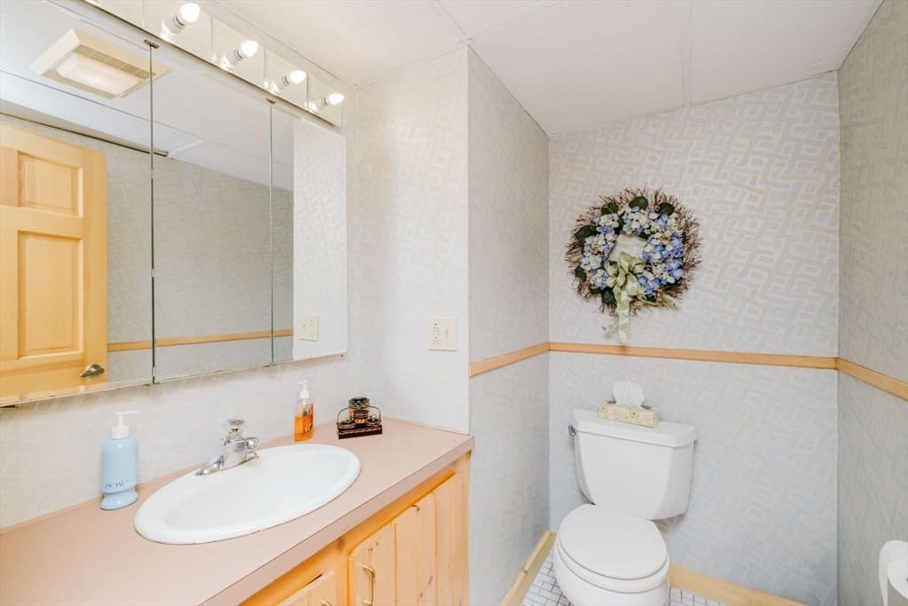 Single Family Residence at 191 Fairway Drive, Seekonk MA 02771, photo 31 of 41