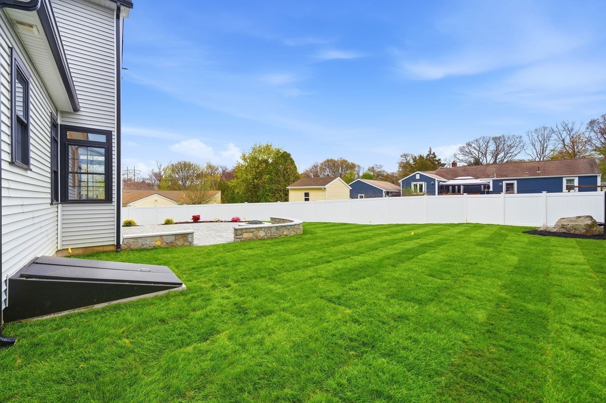 Single Family Residence at 23 Day Cir, Woburn MA 01801, Woburn, photo 6 of 30