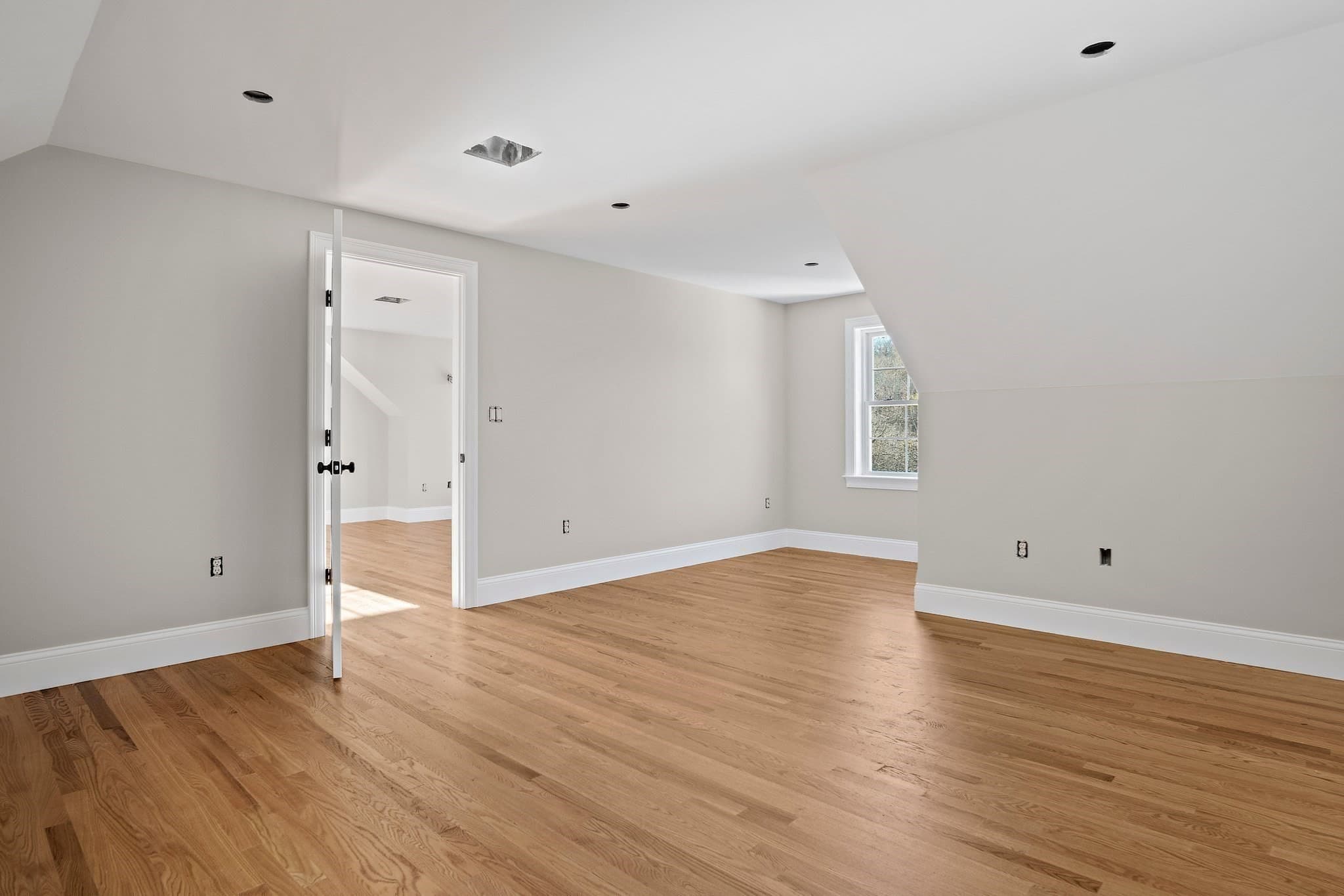 Single Family Residence at 23 Day Cir, Woburn MA 01801, Woburn, photo 24 of 30