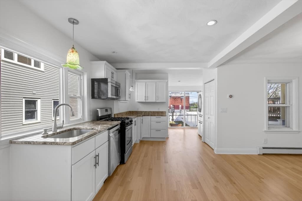 39 Ash Ave, Somerville MA 02145 photo 13