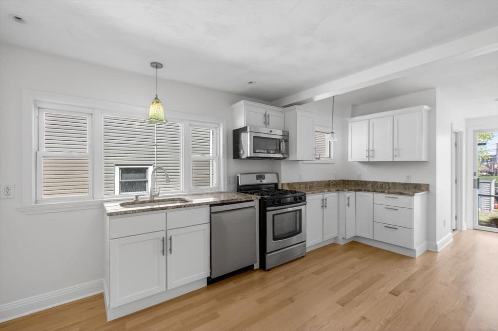 39 Ash Ave, Somerville MA 02145 photo 14