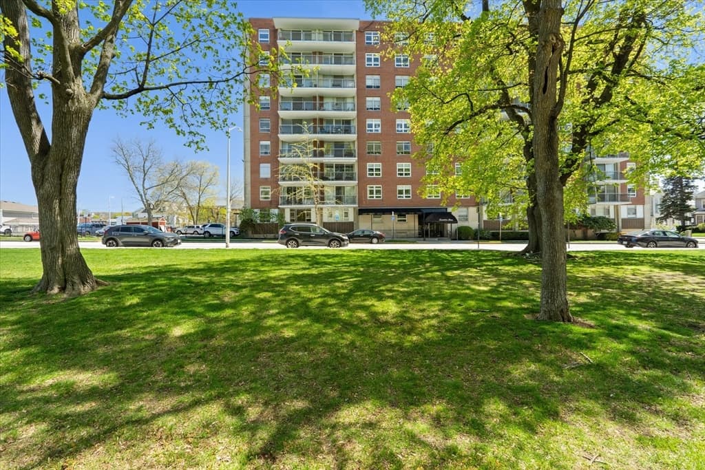 Condominium at 80 Salisbury St # 101, Worcester MA 01609, photo 2 of 27