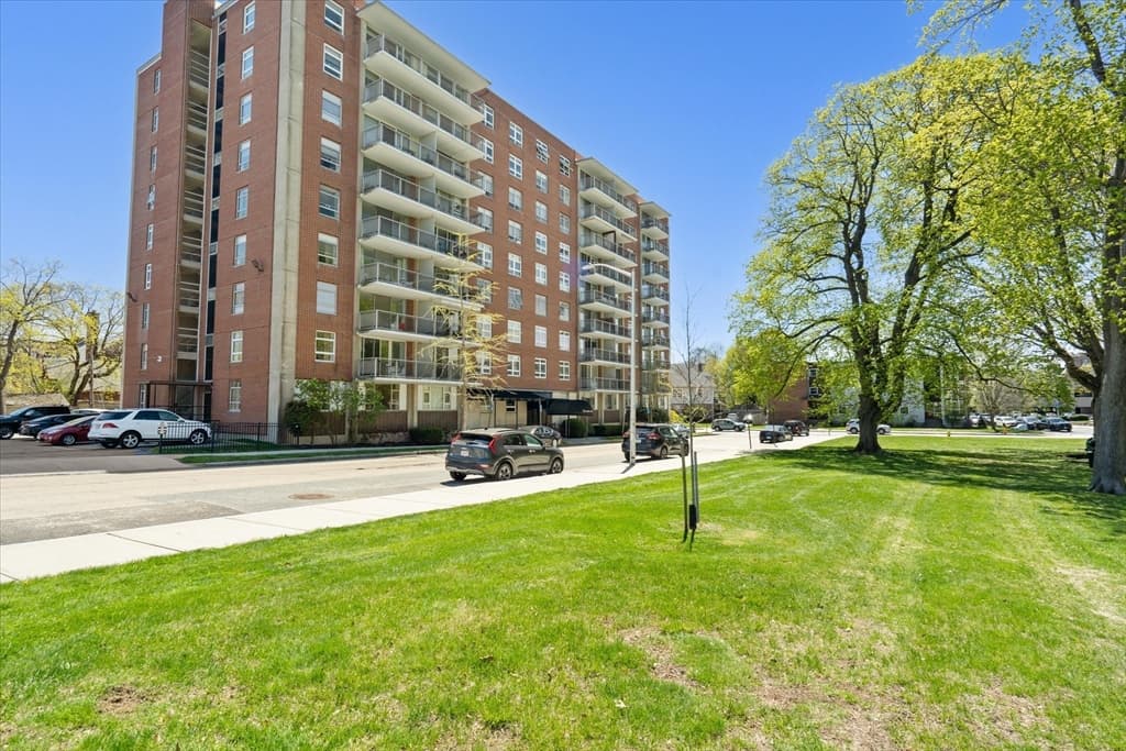 80 Salisbury St # 101, Worcester MA 01609